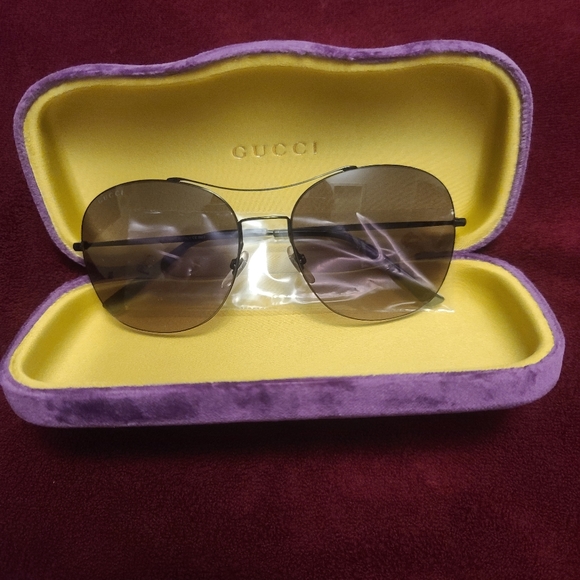 Women's Gucci Sunglasses - Picture 1 of 8